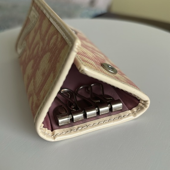 ππ Christian Dior key holder wallet in EUC !!! ππ - Picture 4 of 9